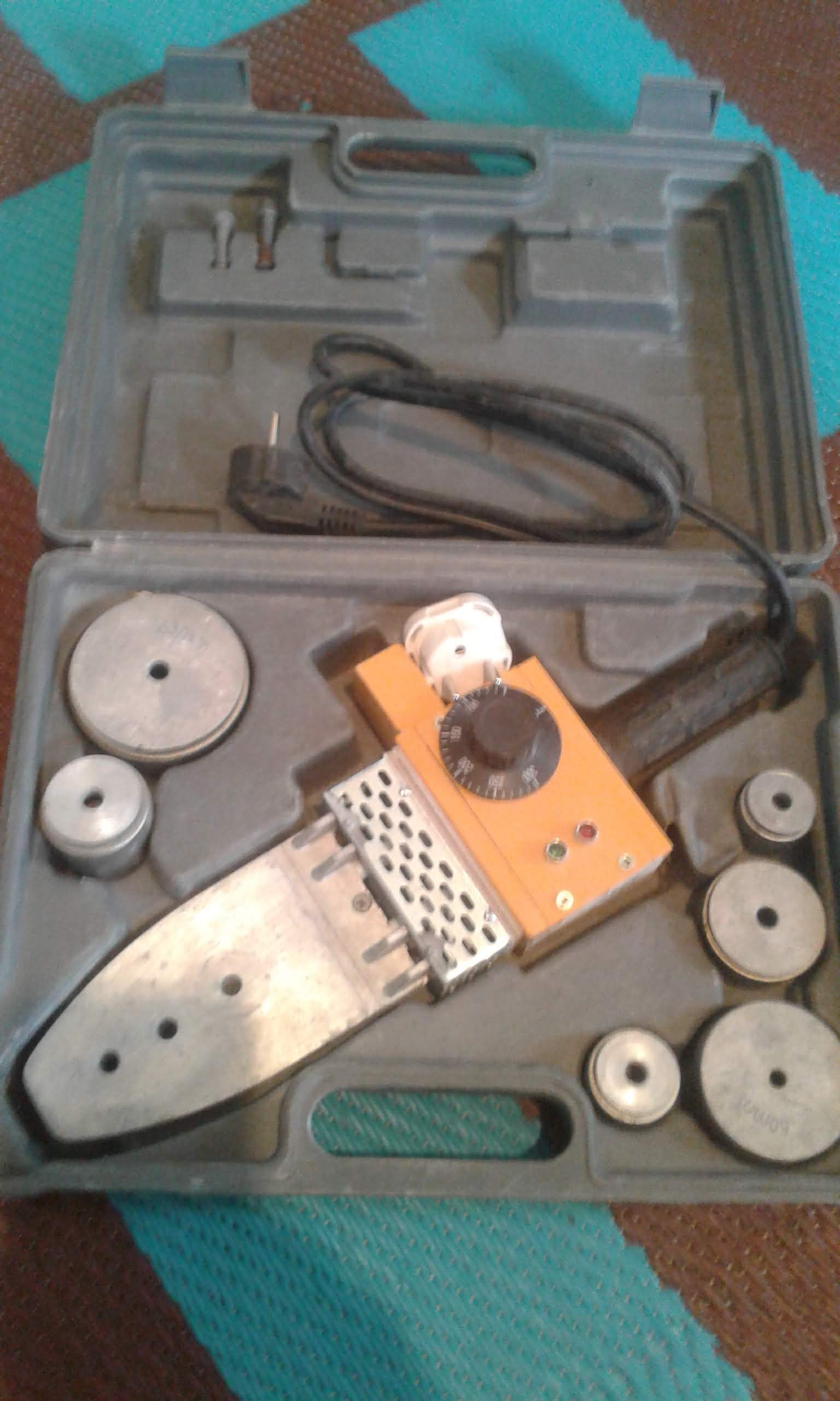 رب أسرة بحاجة لشراء عدة لأعمال السنكرية.