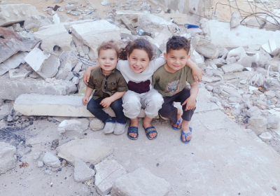 ساعدوني من اجل إنقاذ أطفالي من الحرب