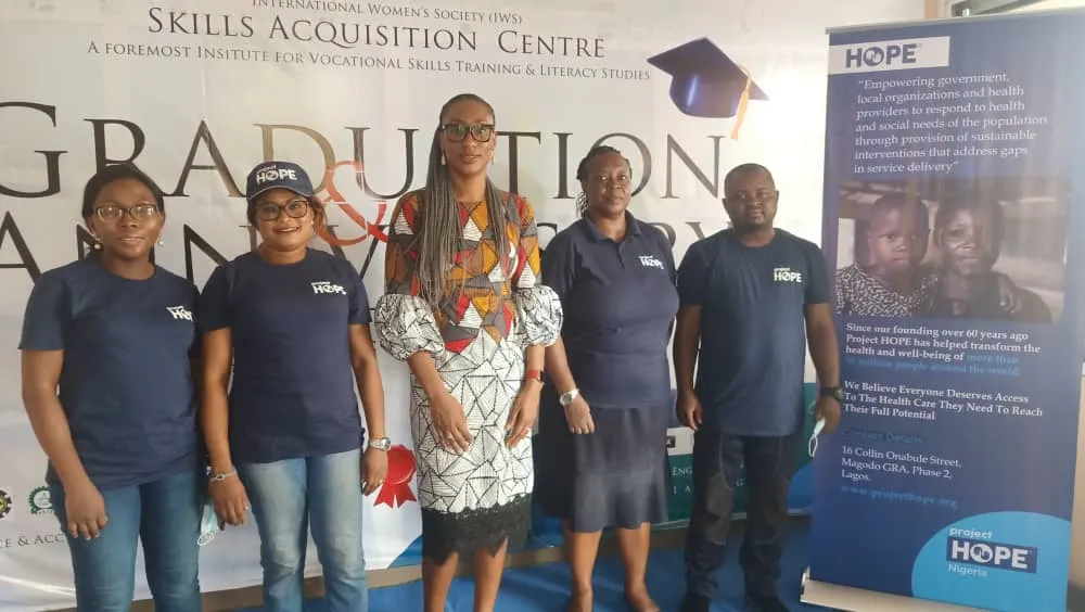 group of Project HOPE staff together in Nigeria