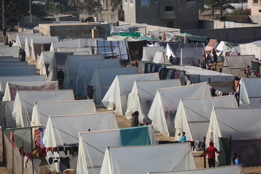 lines of tents in Gaza for refugees